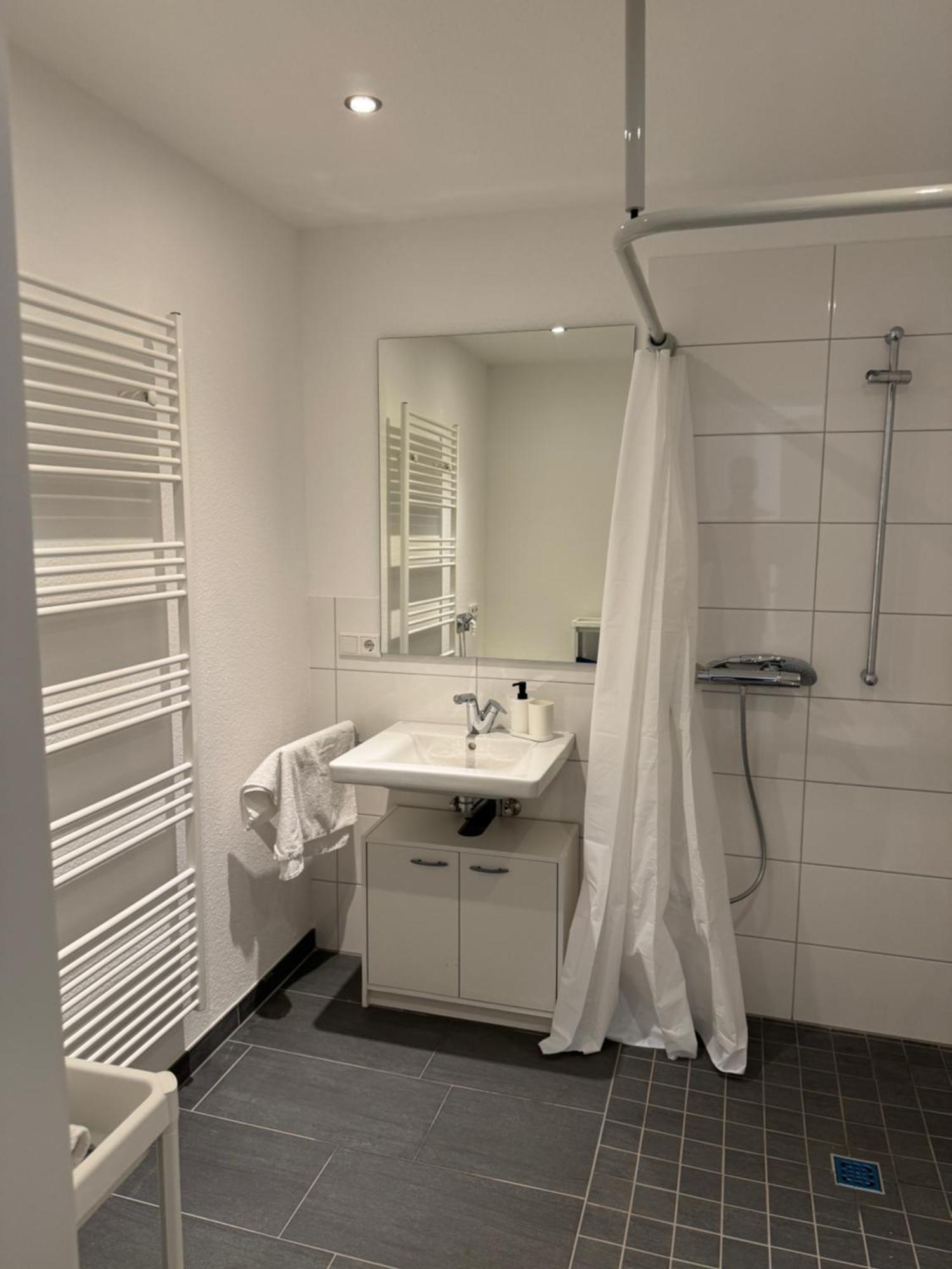 Barrierefreie Wohnung Im Herzen Der Stadt Mit Parkplatz, Wifi Und Tv - Emma Werne Esterno foto